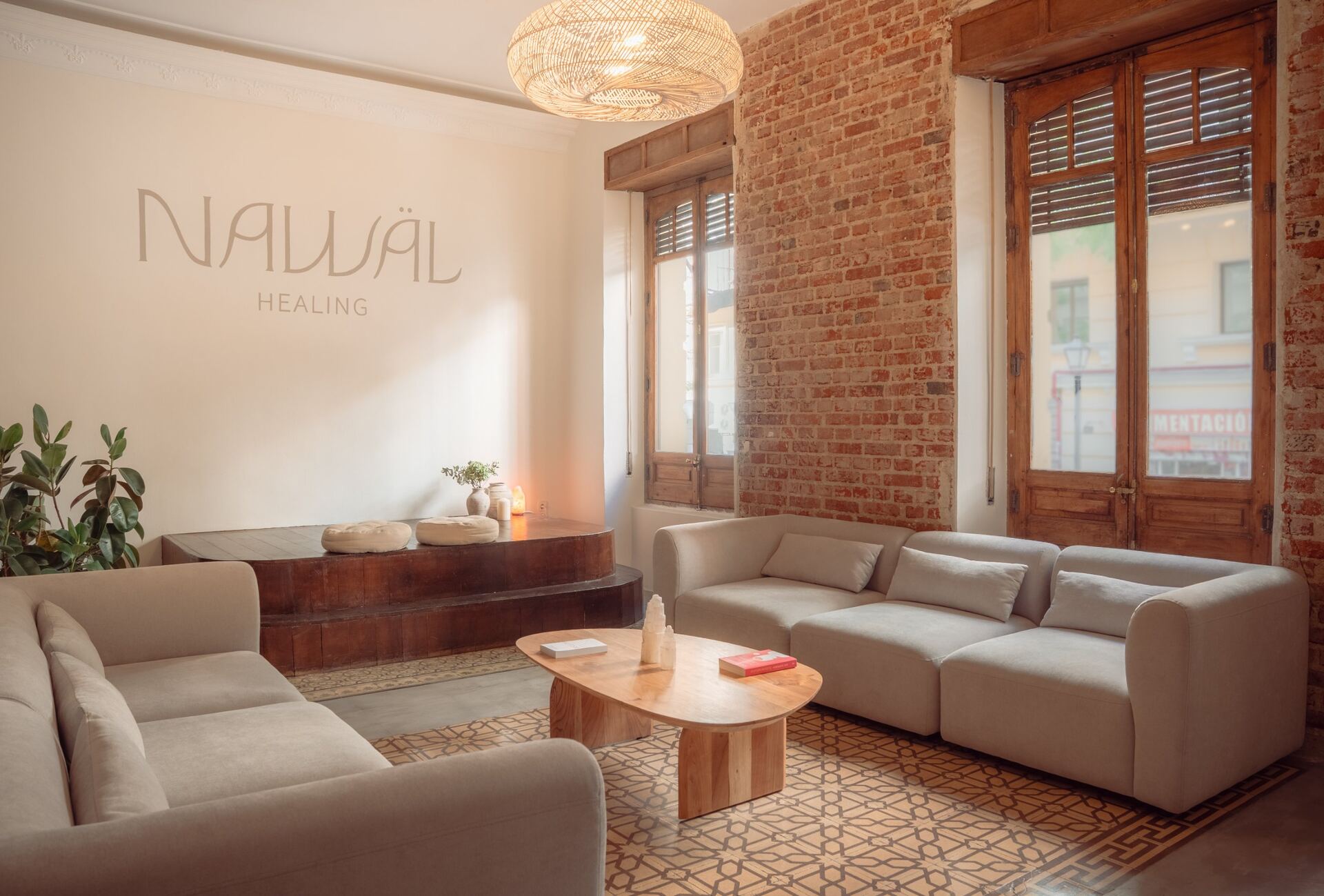 Recepción del centro NAWÄL Healing en Madrid